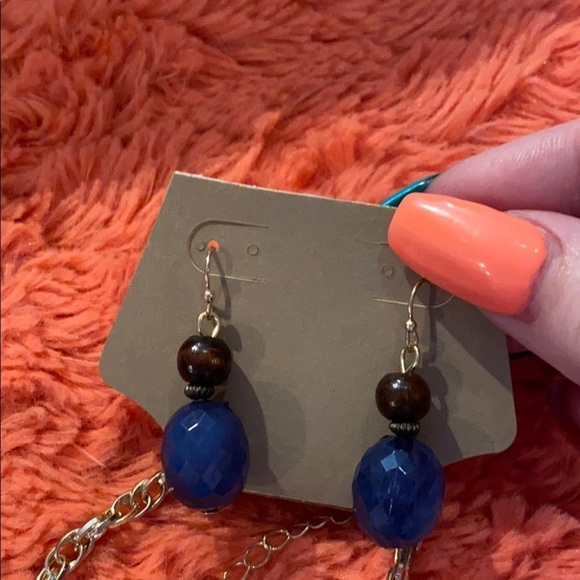 New without tags necklace and earrings - Picture 4 of 4